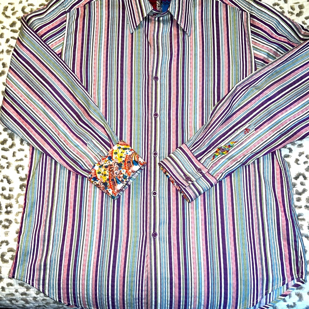 Robert Graham long sleeve button up embroidered contrast cuff.